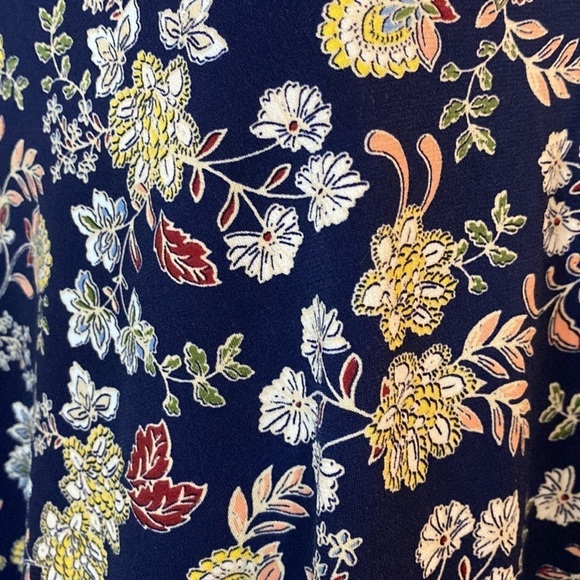 Two by Vince Camuto blue floral jersey knit stretch vneck long sleeve blouse top - Picture 4 of 7